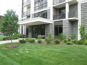 90 Charlton Ave W #503 — Photo 5