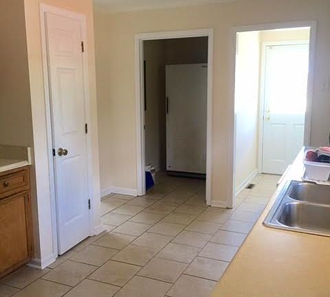 5th image of 1725 Durst Ave E