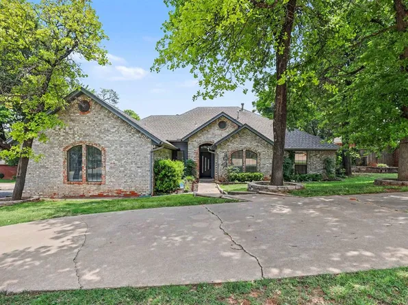 1400 Sandhurst Cir, Edmond, OK 73034