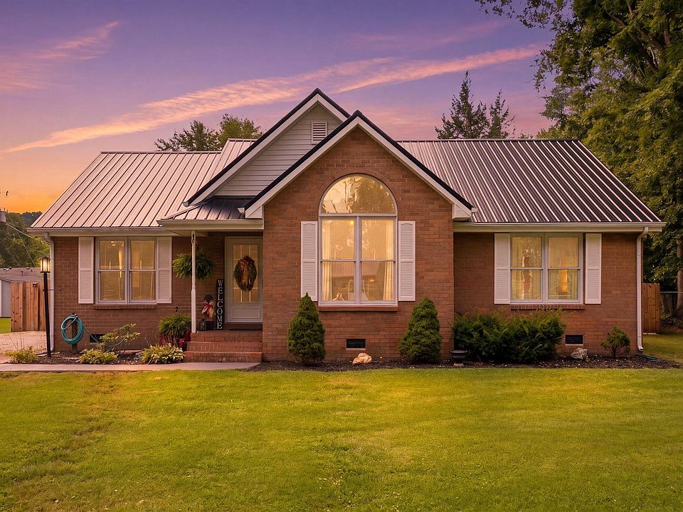 1st image of 46 Airwood Dr