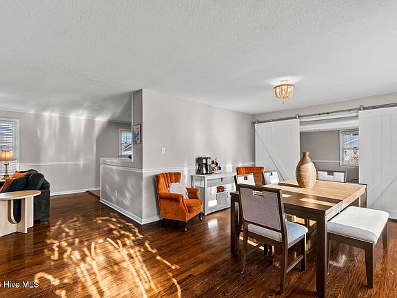 4th image of 3002 Northwoods Drive
