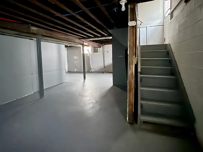 57 W Glenwood St — Photo 12