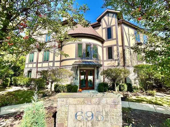 695 Roger Williams Ave Unit 103, Highland Park, IL 60035