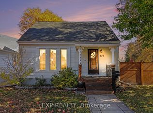 377 Allen Blvd, Ottawa, ON K1L 7B4