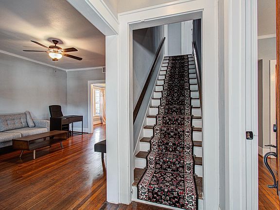 5th image of 512 W Pierce St