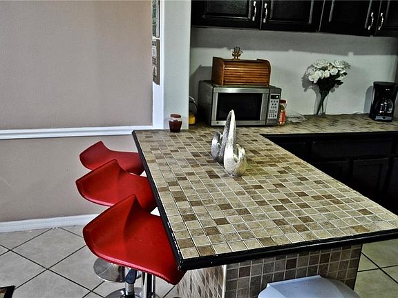 5th image of 6639 Westmont Dr