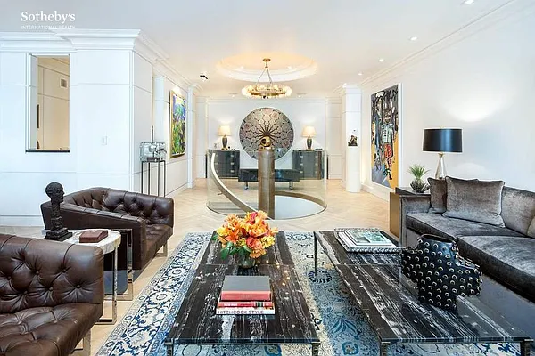 Sold by Sotheby's International Realty | media 3