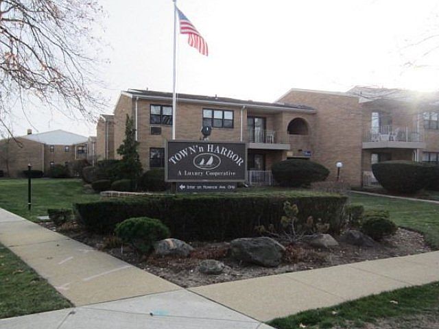1st image of 210 Westend Ave