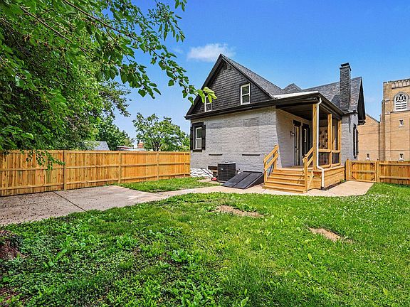 4th image of 1269 Parkway Ave