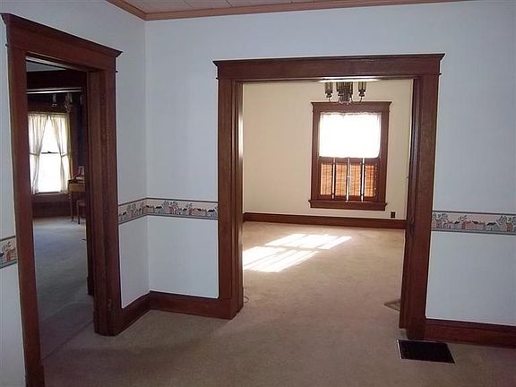 4th image of 272 W Market St