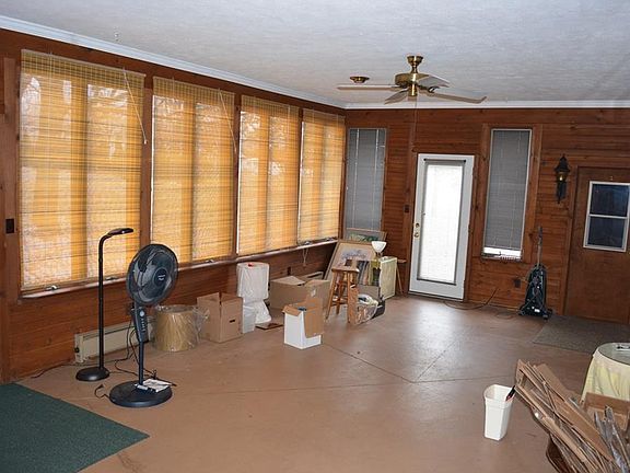 3rd image of 52 Pleasant St