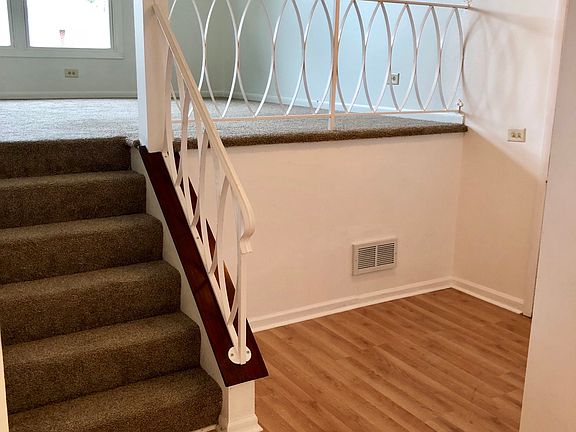 3rd image of 9226 Aspen Dr