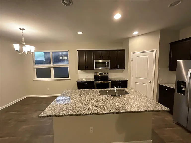 142 Jubilee Dr — Photo 5