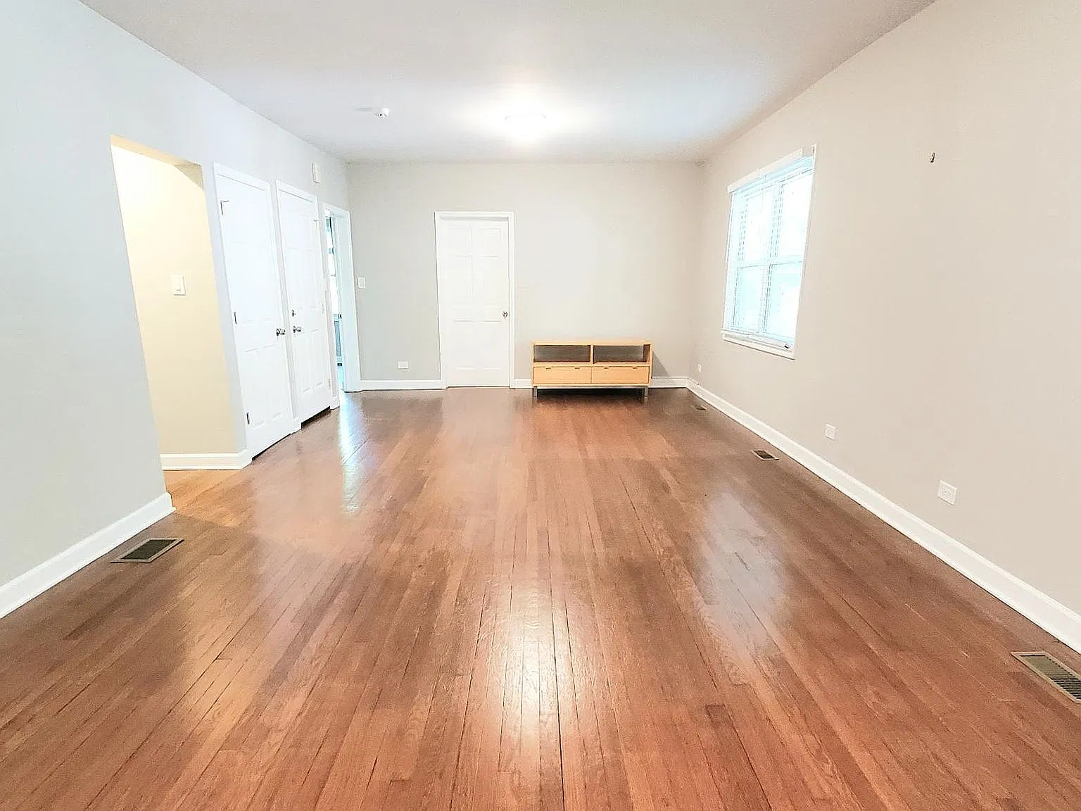 3 bed, 1300 sqft, $2,990 — Photo 2