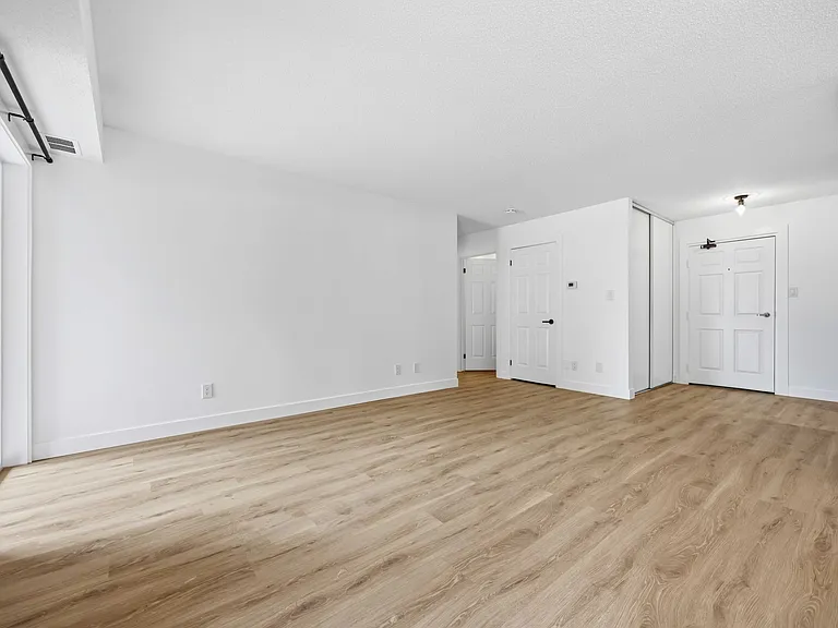 548 Front St #14 — Photo 6