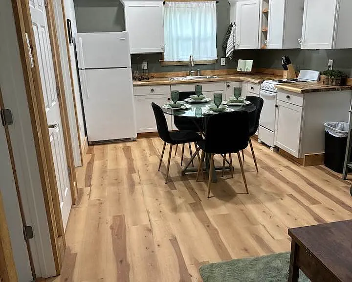 101 Honeysuckle Ln — Photo 3
