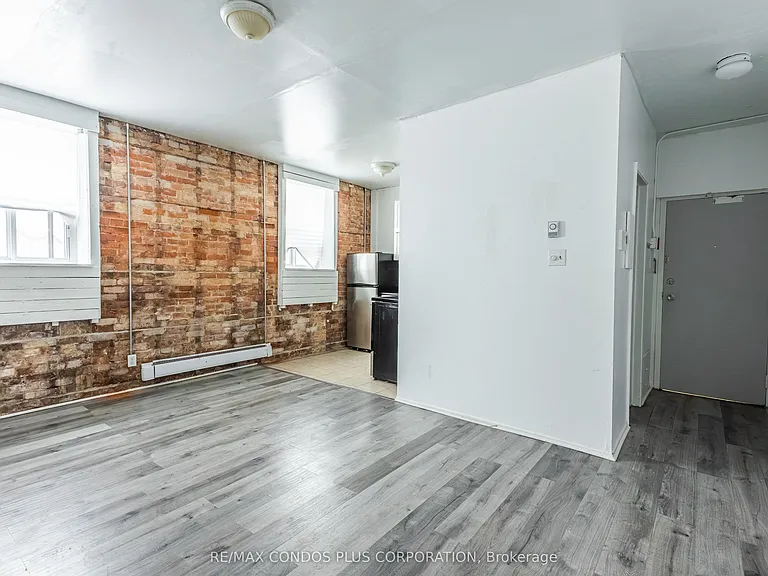225 Gladstone Ave #103 — Photo 15