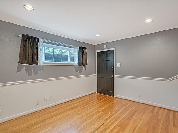 3rd image of 4704 Abbott Ave APT 111