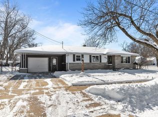 305 W 13th St, Kaukauna, WI 54130