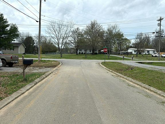5th image of 100 Stonefield Cir