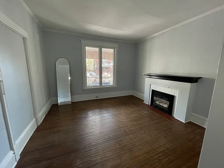 62 Holton Ave S — Photo 2