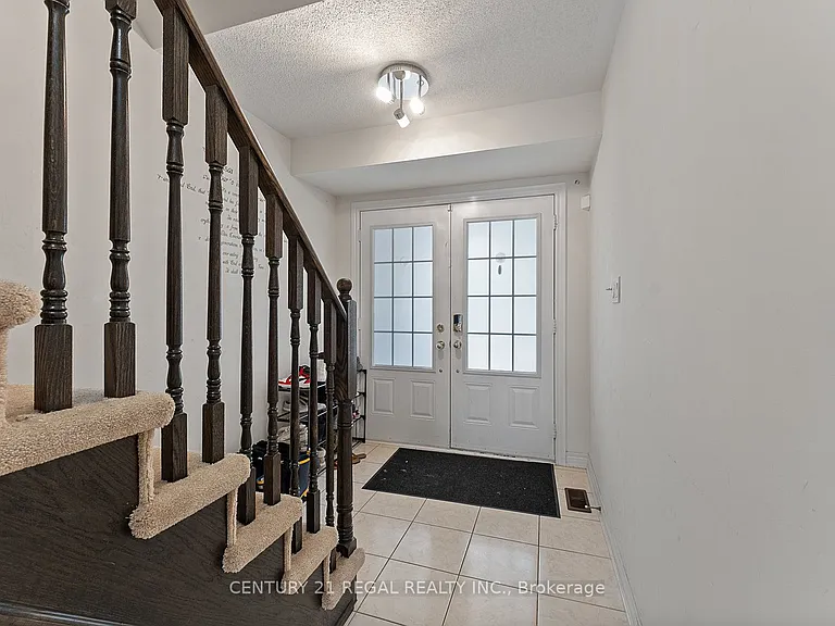 43 Tollgate St #UPPER — Photo 4