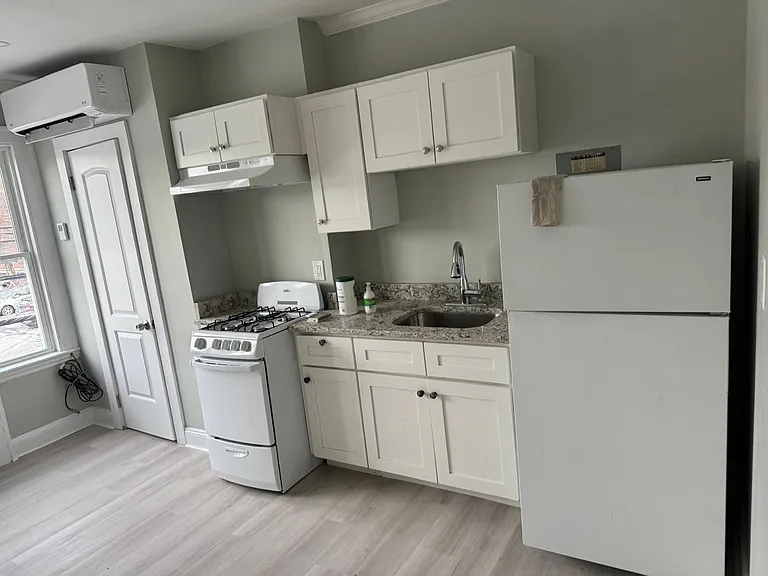 154 Union Ave #6 — Photo 2