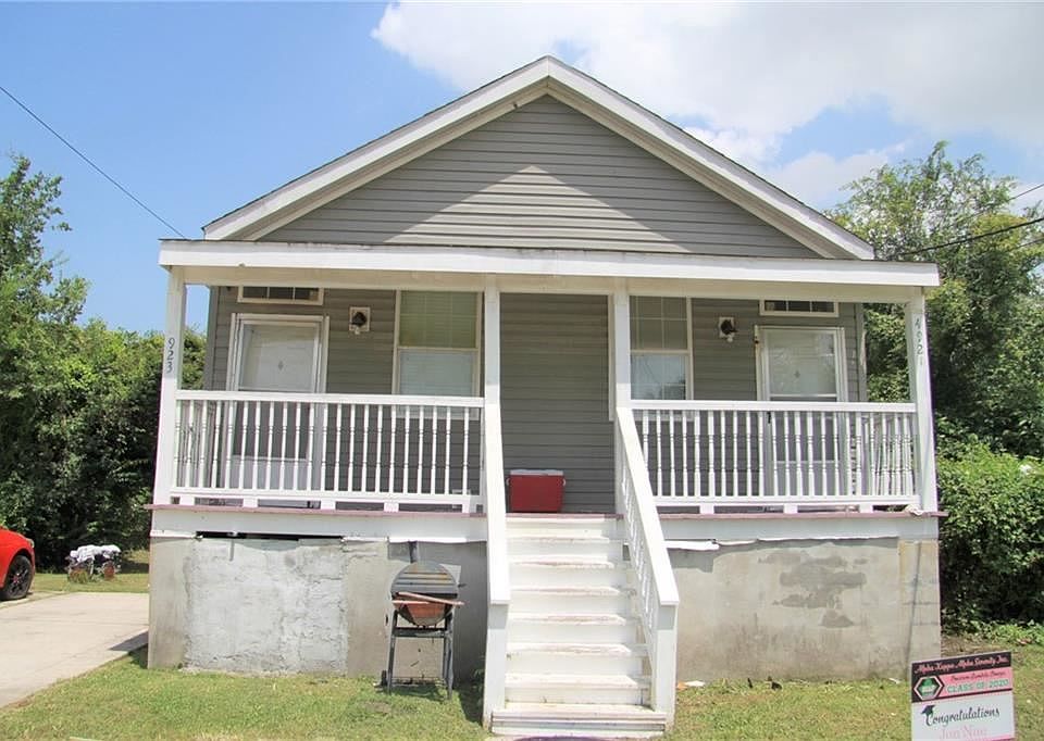 1st image of 4921-23 Eastview Dr