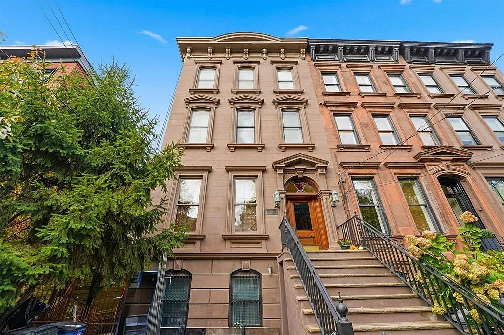 2 bed, 1.0 bath, $4,300 — Photo 1