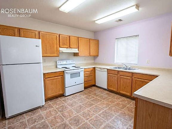 3rd image of 10758 W Carousel Dr Unit B
