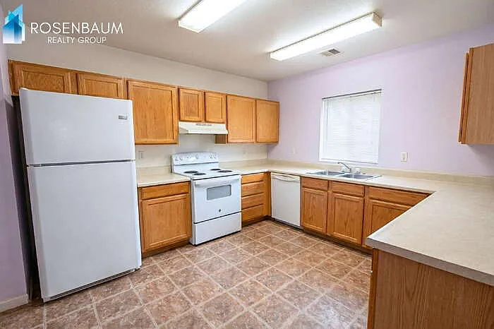 10758 W Carousel Dr #B — Photo 3