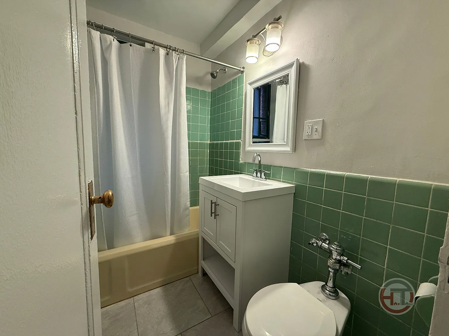 1 bed, 650 sqft, $2,100 — Photo 2