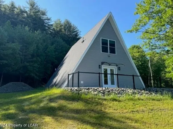 452 Lake Catalpa Rd, Dallas, PA 18612