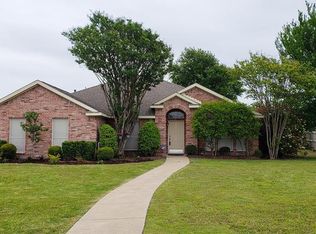 218 Heartland Dr, Waxahachie, TX 75165