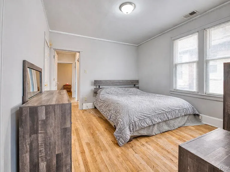 8770 Dexter — Photo 22