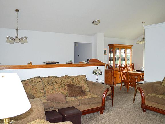 5th image of 2411 Jeffery Ln