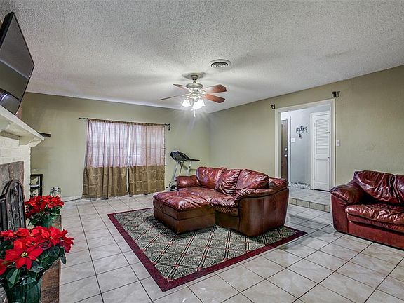 4th image of 1221 Dearborn Dr