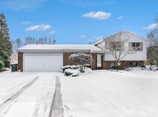9 Meadow Ln, Nappanee, IN 46550