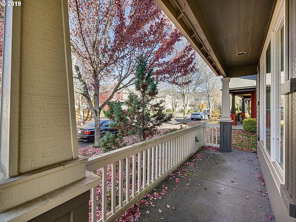 3rd image of 1010 SE Leander St
