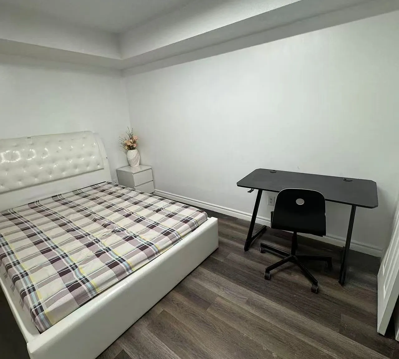 4 bed, $1,500 — Photo 2