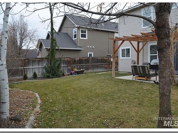 Spacious backyard
