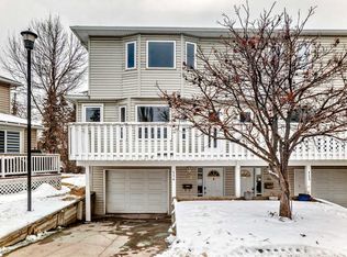 114 NW Killarney Glen Ct SW, Calgary, AB T3E7H4