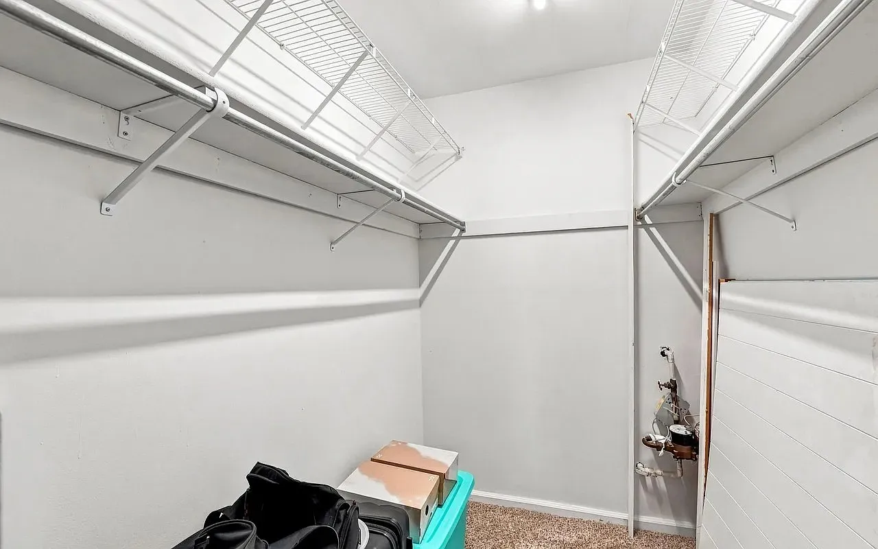 2 bed, 1022 sqft, $2,400 — Photo 4