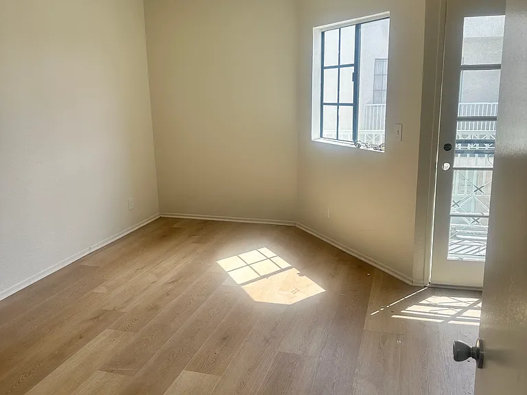4029 W Broadway #5 — Photo 11