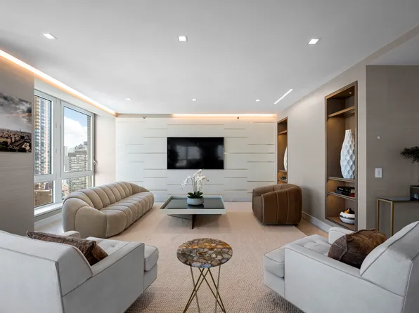 300 East 77th Street image 2 of 15