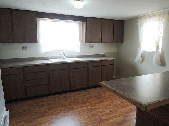 2nd image of 919 E Washington Ave