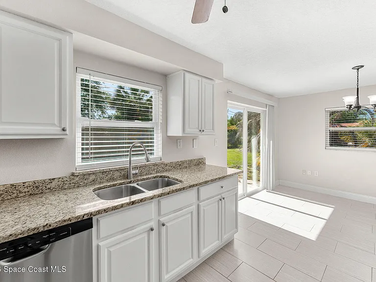 3077 Sea Gate Cir — Photo 5