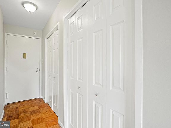 4th image of 10401 Grosvenor Pl APT 626