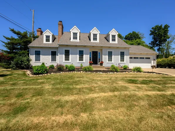 1857 Briarwood St, Louisville, OH 44641