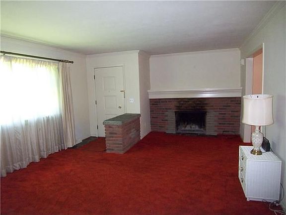 2nd image of 279 Victor Rd